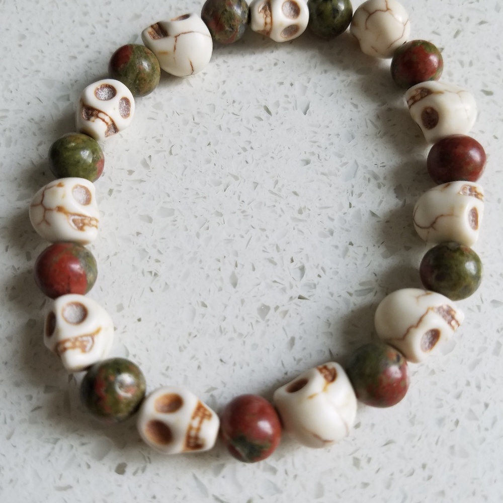 87RWD || Beaded Skull Bracelet